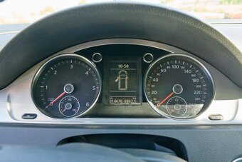 PRODÁM VW PASSAT Variant Highline 2,0 TDI - SUPER STAV - 17