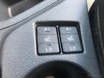 Toyota Auris, 1.8 Hybridní 73 KW,1.MAJ,ČR.. - 17