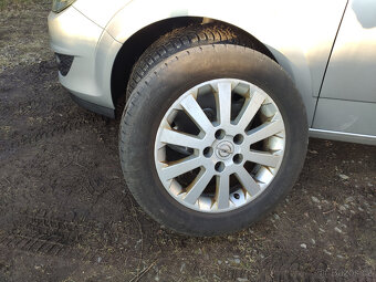 Opel Astra H kombi 1,6, 2012 - 17