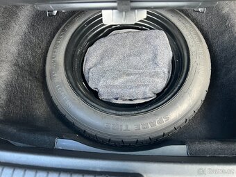 HYUNDAI ix20 1.4i 66 KW 1.MAJ.PDC VYHŘ.SED.2x KOLA 49000km - 17
