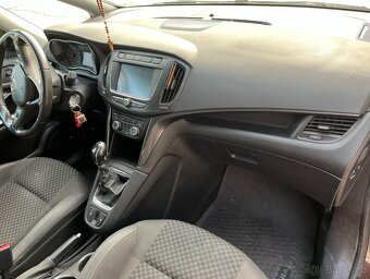 Opel Zafira Tourer 1.4 benzín + LPG - 17