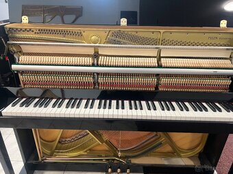 Akustické piano Yamaha made in England se zárukou. REZERVACE - 17