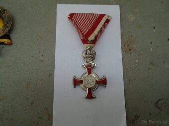 VOJENSKÉ ODZNAKY - 17