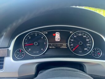 Volkswagen Touareg 4MOTION Maximální výbava - 17