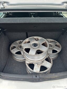 Volkswagen Golf IV 1.6 SR 74kw - 17