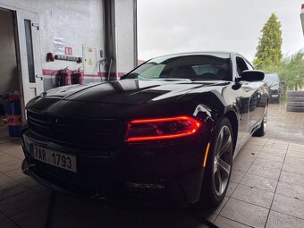 Dodge Charger 5,7 Hemi 410 koní, model 2018, DPH - 17