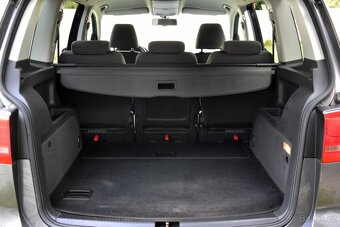 Volkswagen Touran 1.6 TDi CR HIGHLINE DSG,XENONY,KAMERA,TEMP - 17