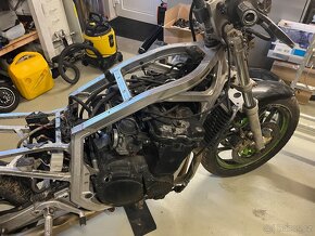 Suzuki GSX-R 750, 1100 - 17
