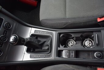 Volkswagen Golf VII VARIANT 1.6TDi/VÝBAVA/2015 - 17
