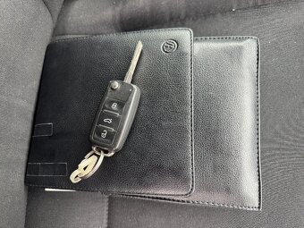 Volkswagen Caddy 2.0 TDi Maxi KLIMA -NAVIGACE - 17