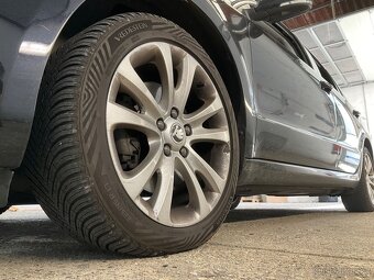 Škoda Superb FL 2.0 Tdi 125 KW DSG 9/2014 202tkm EXCLUSIVE - 17