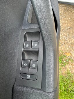 Škoda Octavia Scout 4x4, 2,0 TSI 140kW, FULL, Webasto, Tažné - 17