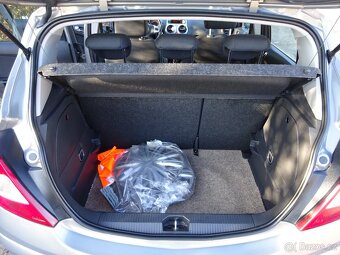 Opel Corsa 1.2i r.v.2011 (63 kw) Koupeno v ČR - 17