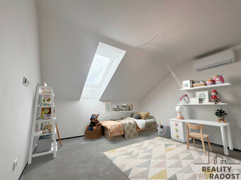 Prodej rodinného domu  4+1 pozemek 160 m²   Bezručova, Hodon - 17