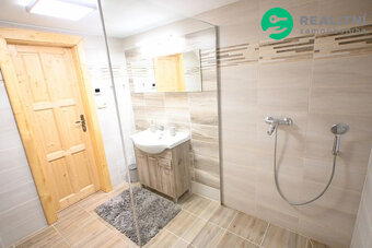Prodej rodinného domu 142 m2, pozemek 818 m2. - 17