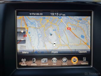 Jeep Grand Cherokee 3.0CRDi 184kW OVERLAND 108tKMM - 17