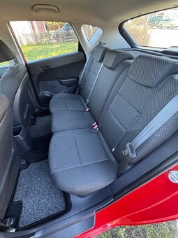 Hyundai I 30  1,4 i 16 V - 17