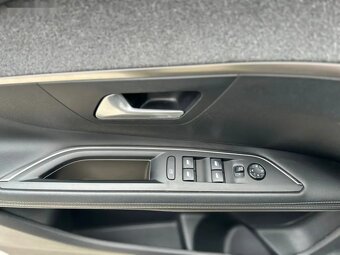 Peugeot 3008, ALLURE 1.5BHDi 130 EAT8 DPH - 17