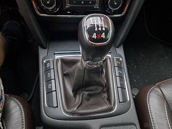 Škoda Superb 2,  2.0tdi 4x4 Laurin&Klement - 17