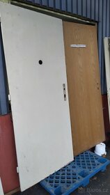 Panelákové vchodové dveře, 80 cm. L. P. - 17