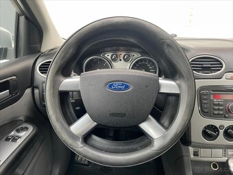 Ford Focus 2,0 TDCi  Duratorq Trend (2010) - 17