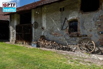 Dvougenerační rodinné sídlo + hospodářské zázemí + ovocná za - 17