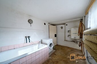 Prodej rodinného domu 238 m², pozemek 692 m² - 17
