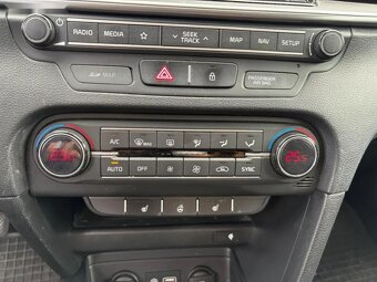 Kia Cee´d, 1.6CRDi 100kwExclusive+NAV SCR - 17