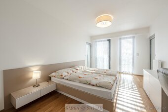 Pronájem krásného, světlého bytu 4+kk  116m2 plus zimni zahr - 17