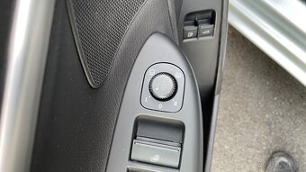 VW EOS 2.0i CLIMATRONIC - 17