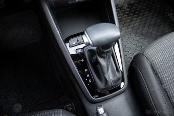 Kia Stonic 1.0 T-GDi Silver A/T - 17
