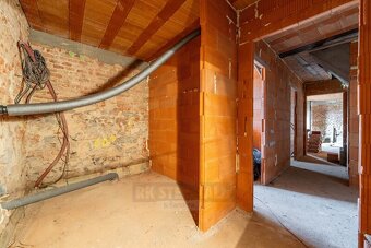 Rodinný dům (152 m²) s pozemkem 2004 m² - 17