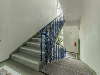 Prodej celopodlažního bytu 4+1 (162 m²) + sklep cca 9 m², Ur - 17