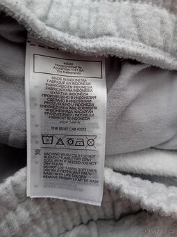Adidas dámské tepláky vel. M Rezervace - 17