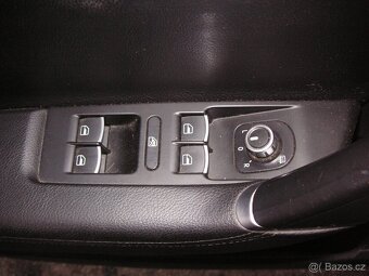 Volkswagen Passat B7 2.0 TDi - Serviska Highline - 17