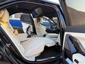 BMW 750e / TV / Lounge - 17