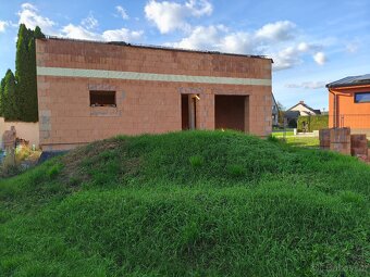 Stavební parcela s rozestavěnou stavbou RD v obci Troubky - 17