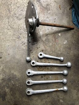 Paka na zpátečku zrcátko odrážka klíček spínací skříňky - 17