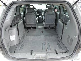 Chrysler Grand Voyager 2,8 CRD Aut. Stow´N Go 7míst 2004 - 17