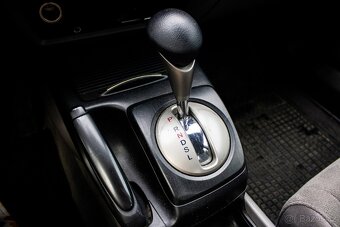 Honda Civic 1.3 Hybrid - 17