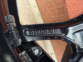 BMW řada 7 zimní pneu zimní sada R20 20" Alu 20 G70 - 17