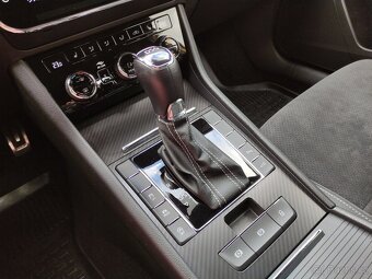 Škoda Superb III DSG SPORTLINE MATRIX VIRTUAL WEBASTO TAŽNÉ - 17