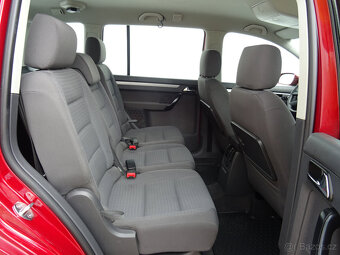 Volkswagen Touran 2.0TDi,103kW,s.navigace,tažné zařízení,kli - 17