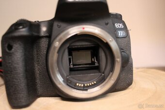 Fotoaparát CANON EOS 77D + příslušenství - 17