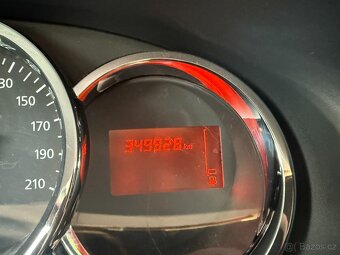Dacia Sandero, 1.2i, 54kw Původ ČR 1. maj. - 17