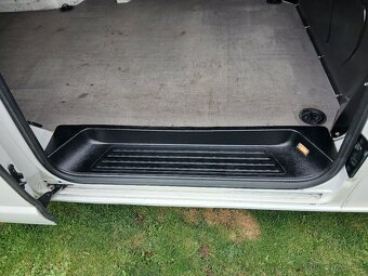 Prodám VW T6 long provoz 11-2019 - 17