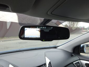 Hyundai i30 1.6i Combi r.v.2012 (99 kw) 2.Maj.serv.kníž.ČR - 17