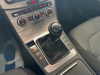 VW PASSAT VARIANT B7 2.0TDI 103KW 3/2014 TAŽNÉ NAVI 2XKOLA - 17
