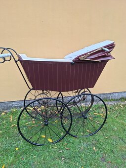 Starožitný kočárek pro miminko č.  1199 - 17