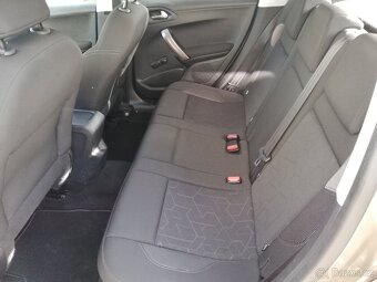 Peugeot 2008 1.2 60kw - ideál na kratší vzdálenosti - VÝMĚNA - 17